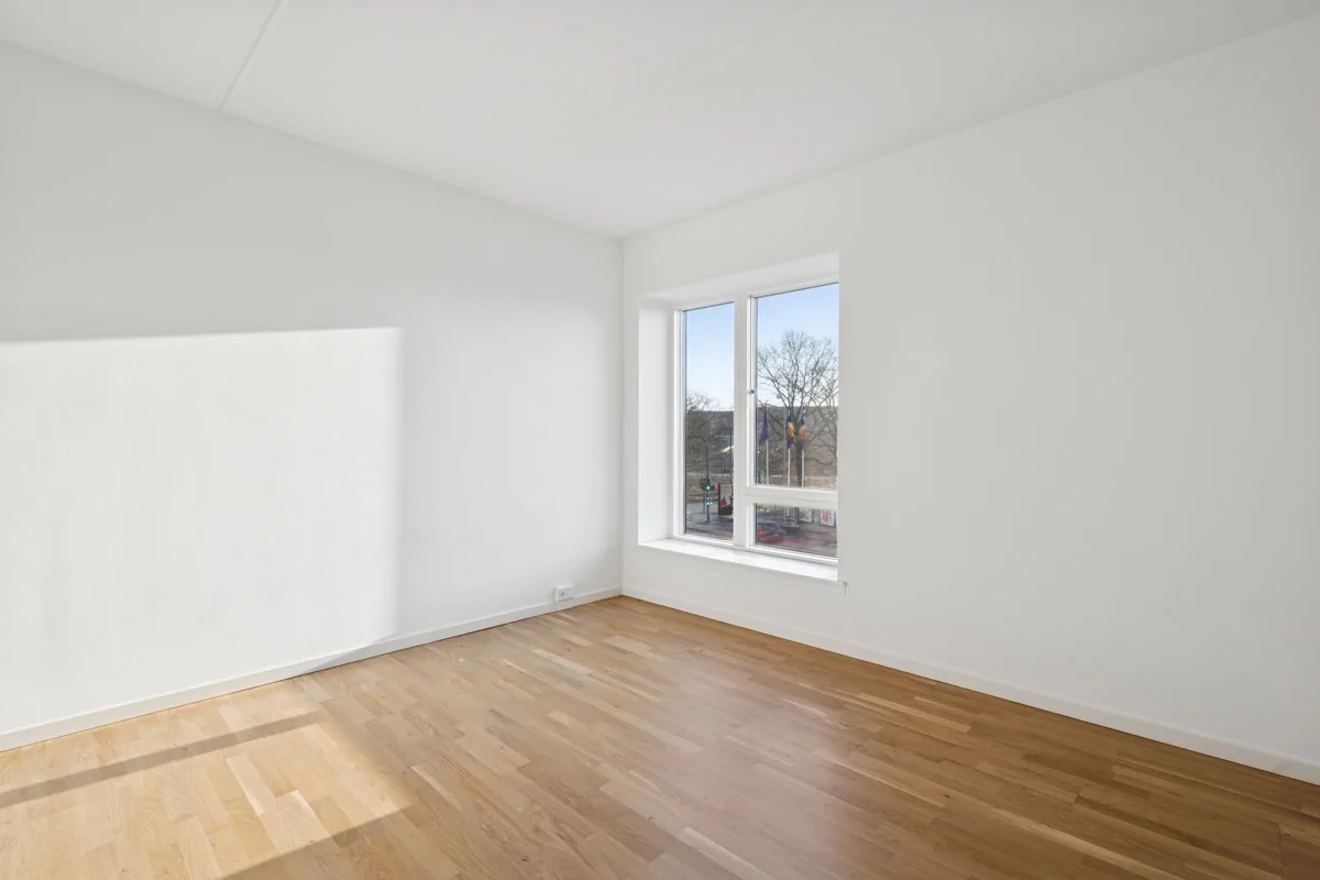 3-room apartment with a balcony in 2830 Virum image 4