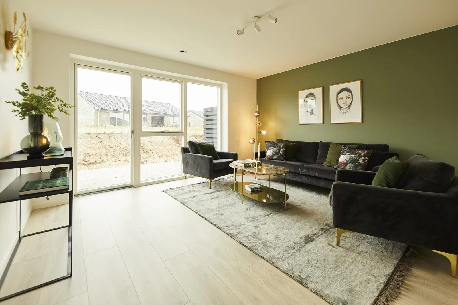3-room townhouse in 7323 Give image 2