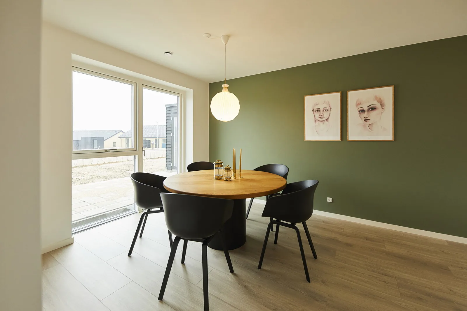 3-room townhouse in 7323 Give image 4