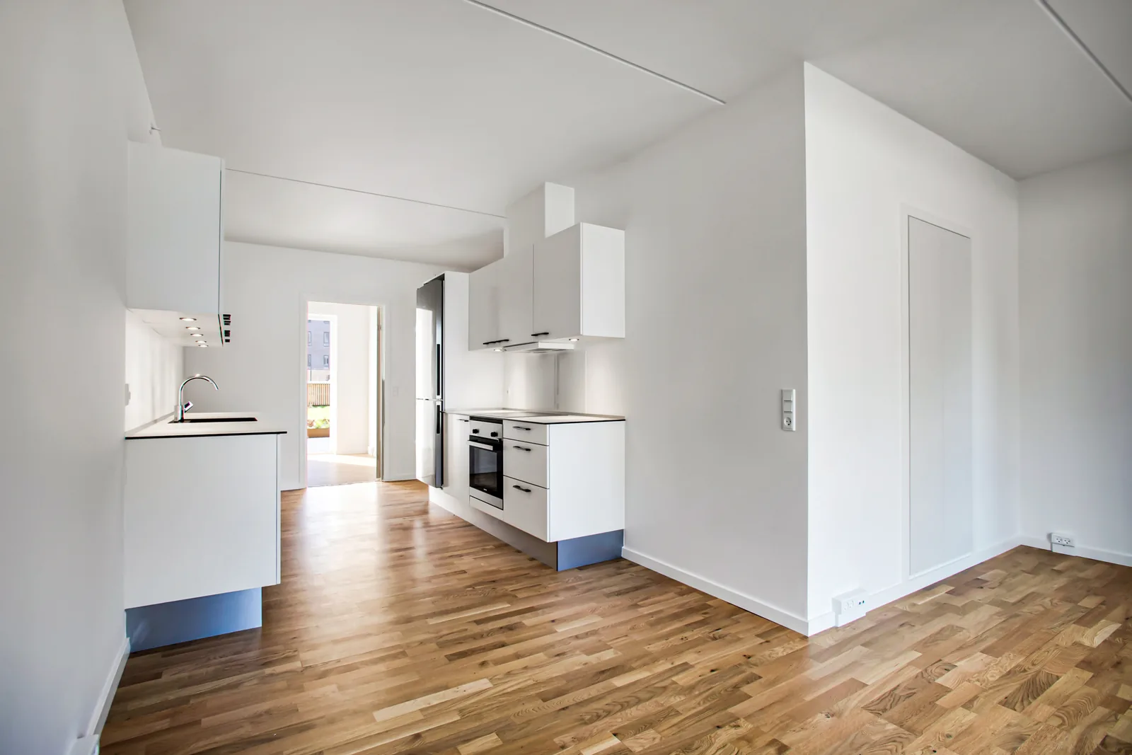3-room apartment with a balcony in 2300 København S image 1