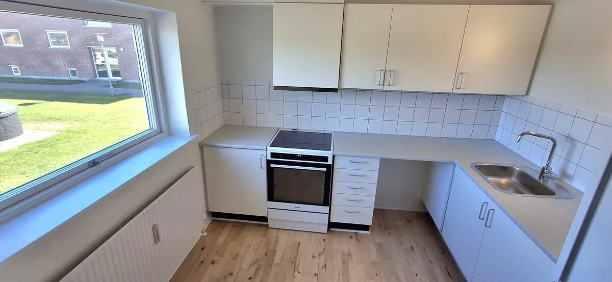 3-room apartment with a balcony in 9900 Frederikshavn image 1