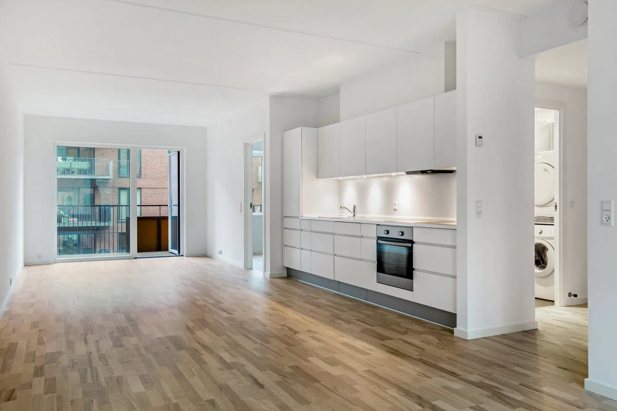 4-room apartment with a balcony in 2500 Valby image 2
