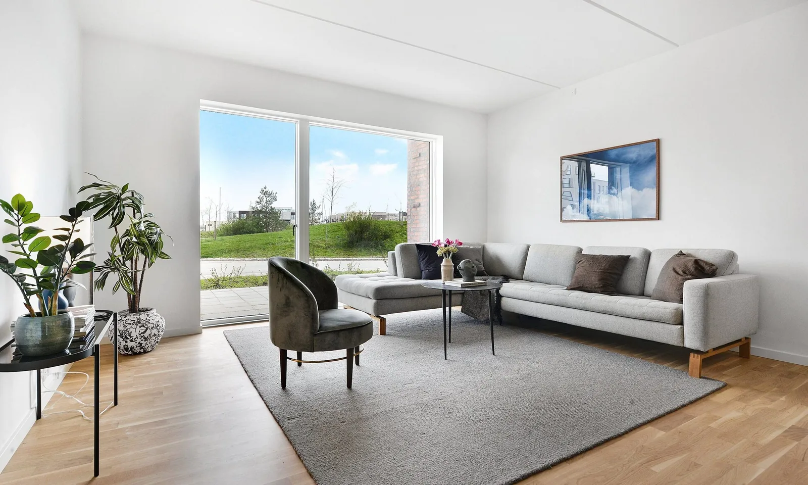 2-room apartment with an elevator in 2640 Hedehusene image 2