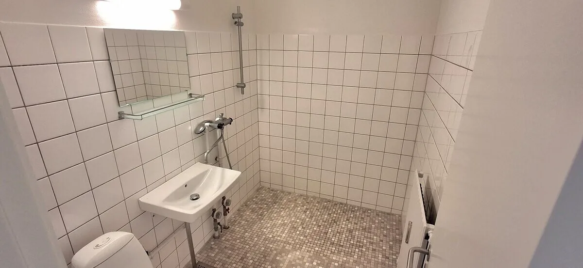 2-room apartment with a balcony in 9900 Frederikshavn image 3
