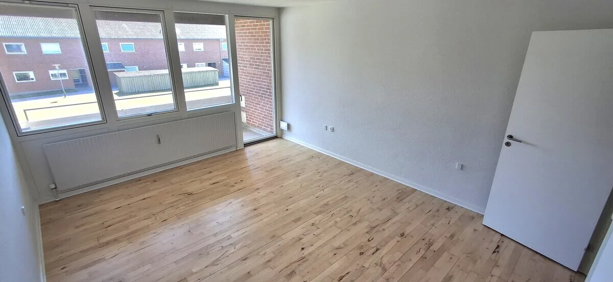 2-room apartment with a balcony in 9900 Frederikshavn image 2