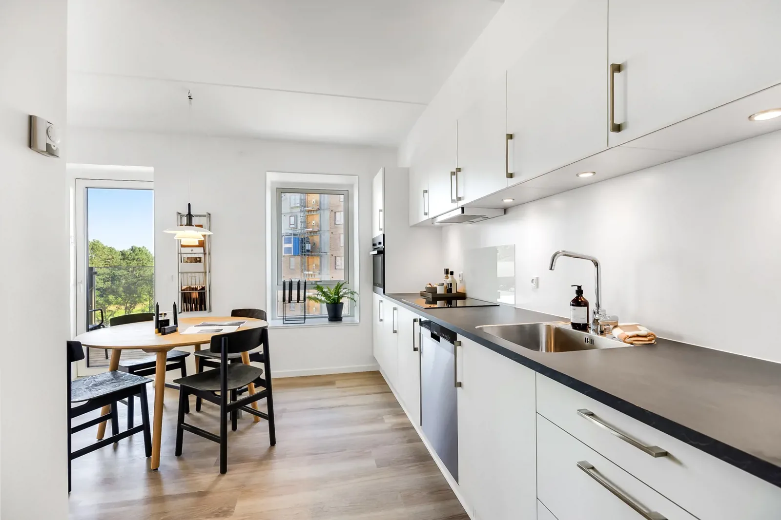 2-room apartment with a balcony in 9000 Ålborg image 5