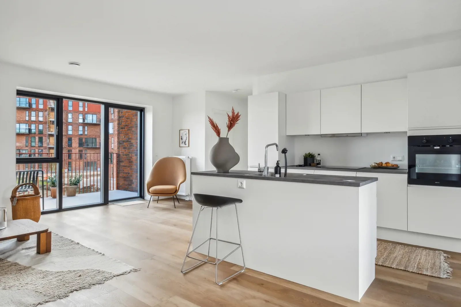 3-room apartment with a balcony in 9220 Ålborg Øst image 1