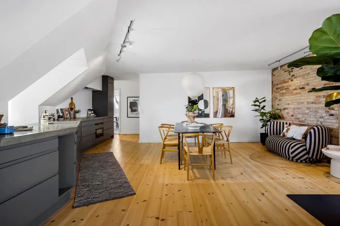5-room apartment with a balcony in 1820 Frederiksberg image 5