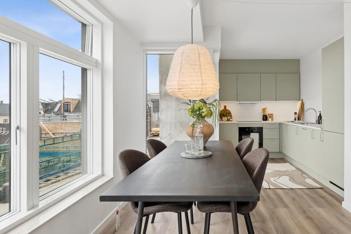 4-room apartment with a balcony in 2300 København S image 1