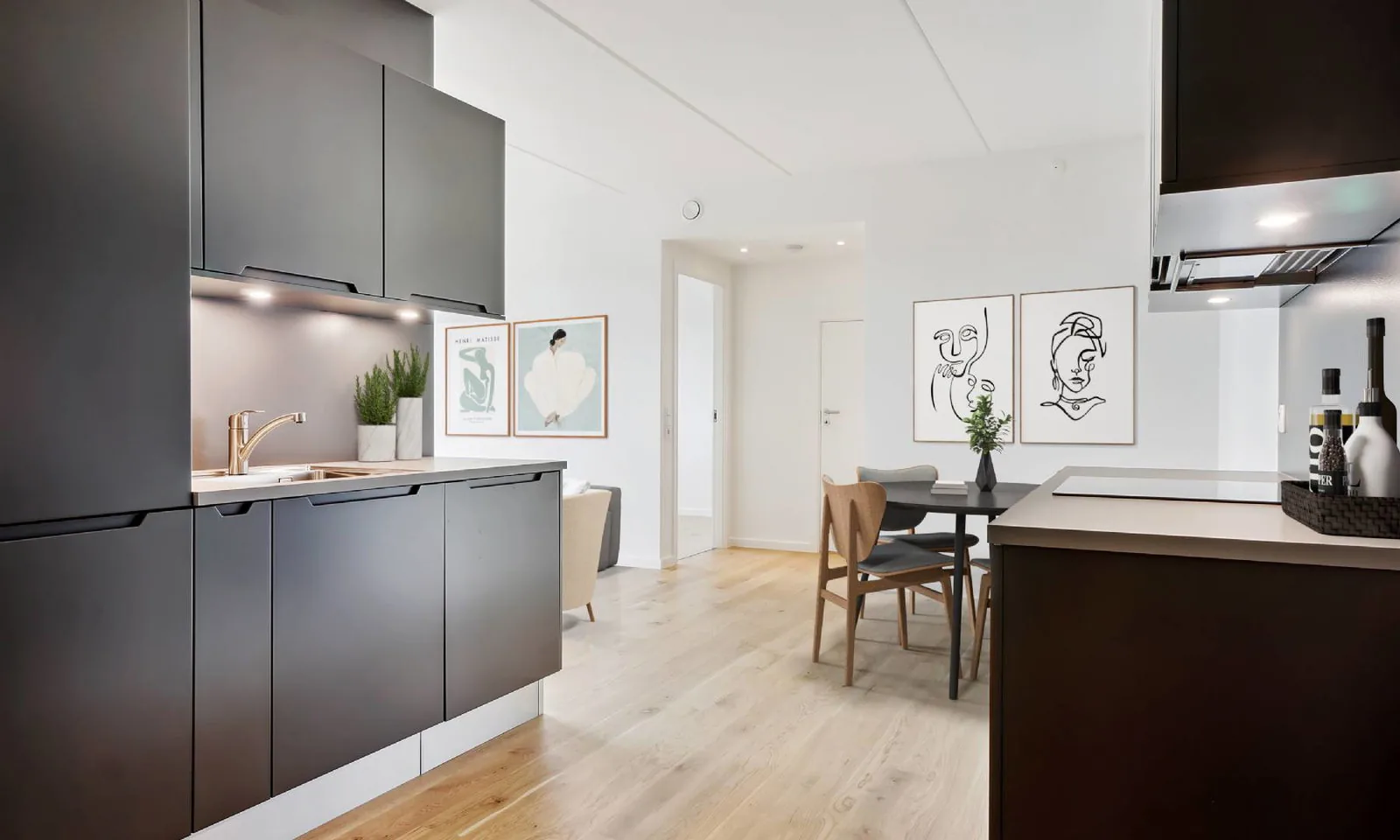 3-room apartment with a balcony in 2730 Herlev image 2