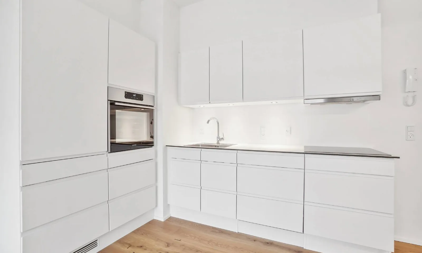 2-room apartment with a balcony in 2400 København NV image 4