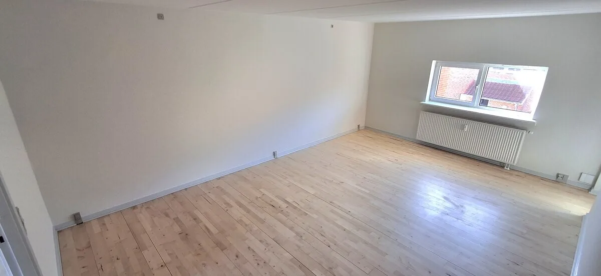 3-room apartment with a balcony in 9900 Frederikshavn image 2