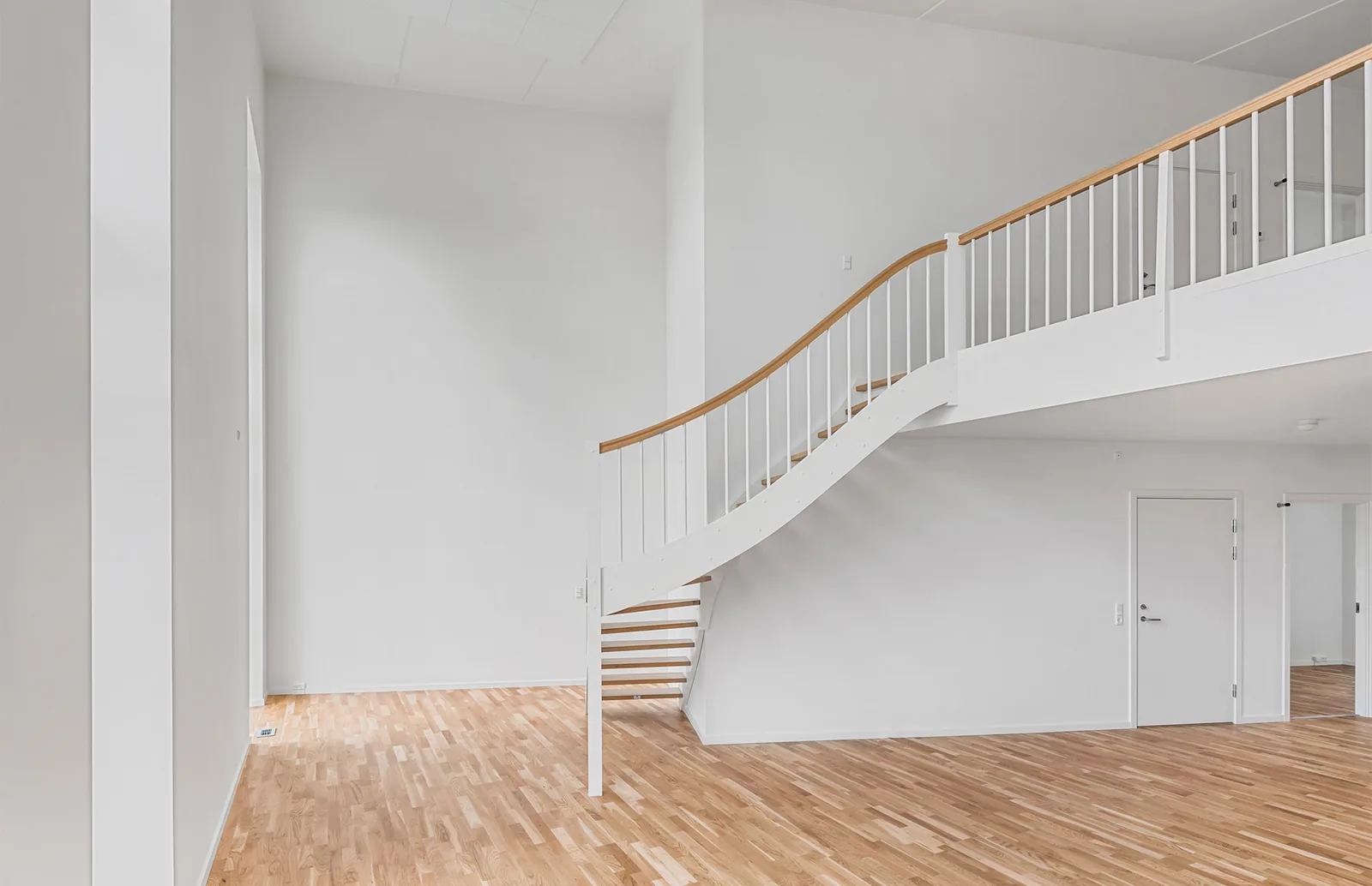 4-room apartment with a balcony in 2670 Greve image 4