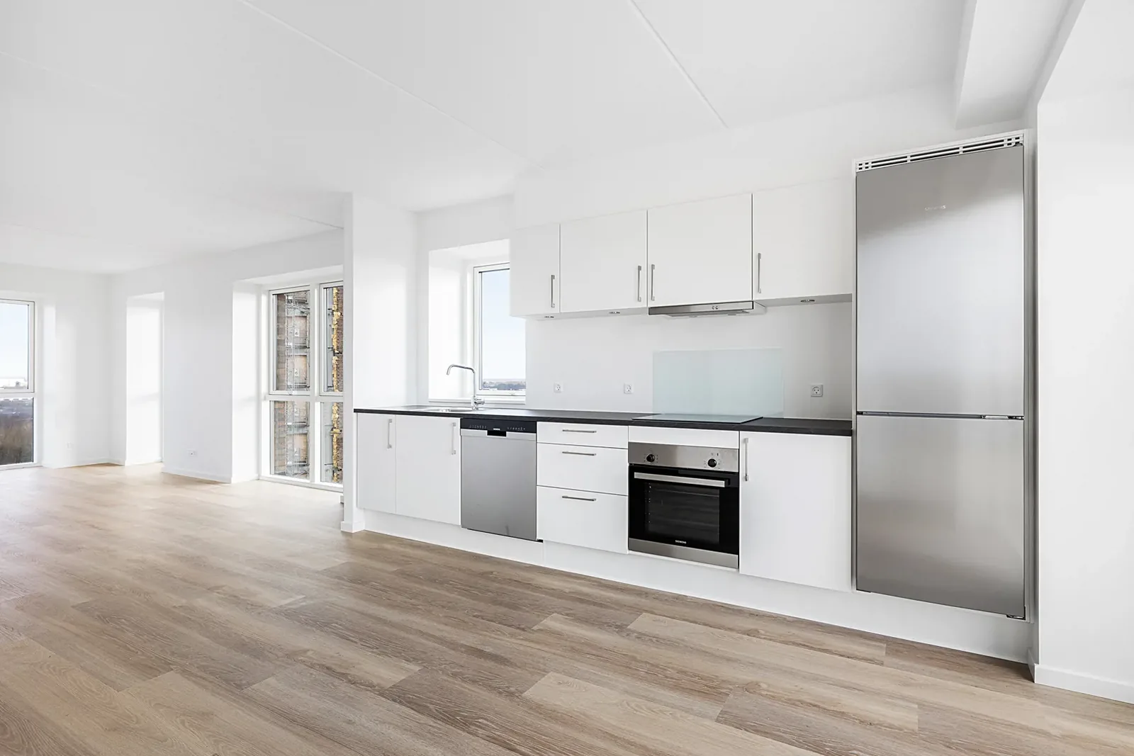 2-room apartment with a balcony in 9000 Ålborg image 4