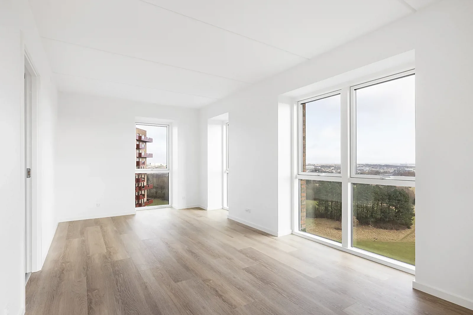 2-room apartment with a balcony in 9000 Ålborg image 3