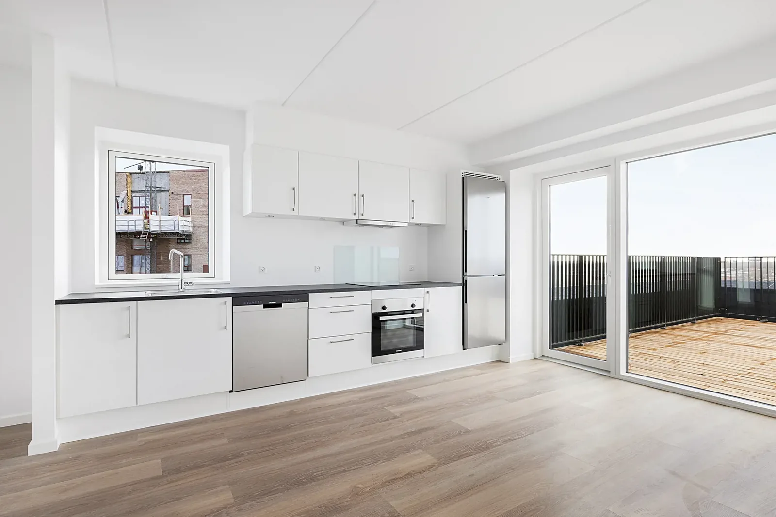2-room apartment with a balcony in 9000 Ålborg image 5