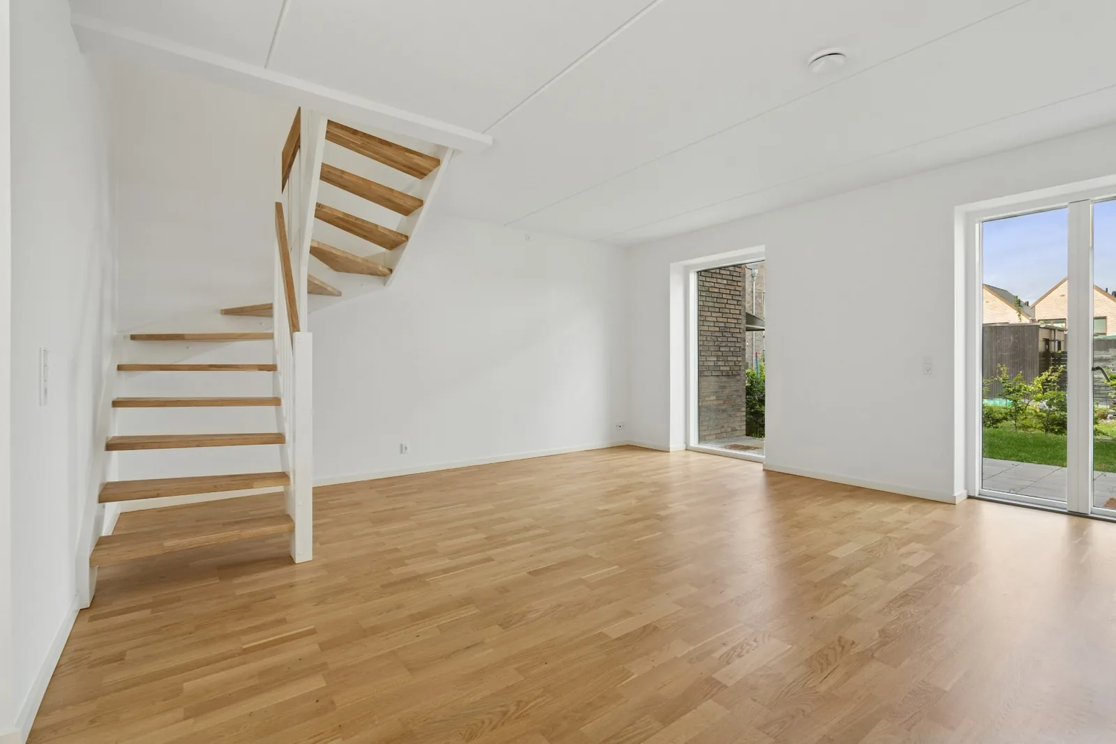 5-værelses rækkehus med terrasse i 2640 Hedehusene billede 3