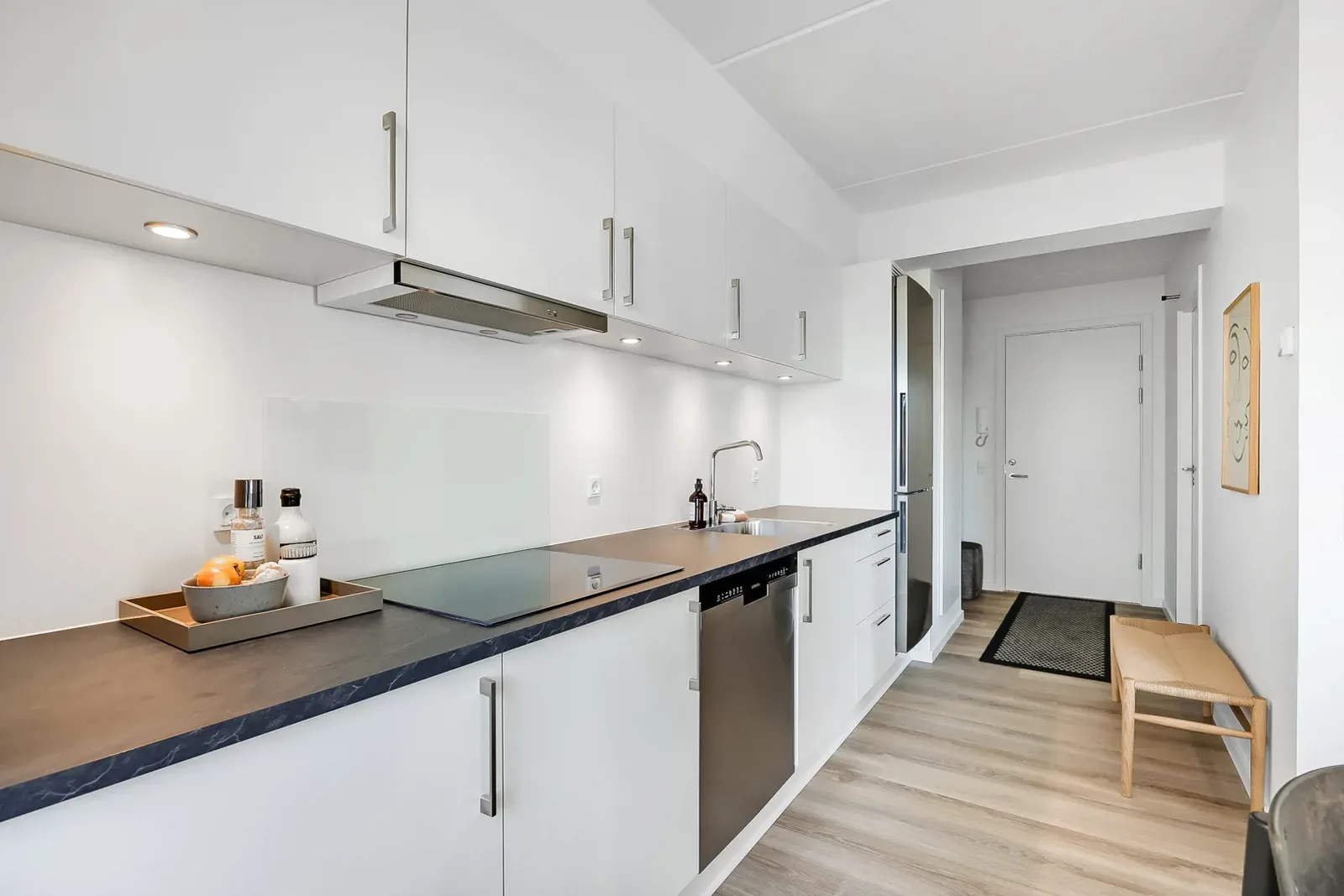 2-room apartment with a balcony in 9000 Ålborg image 2