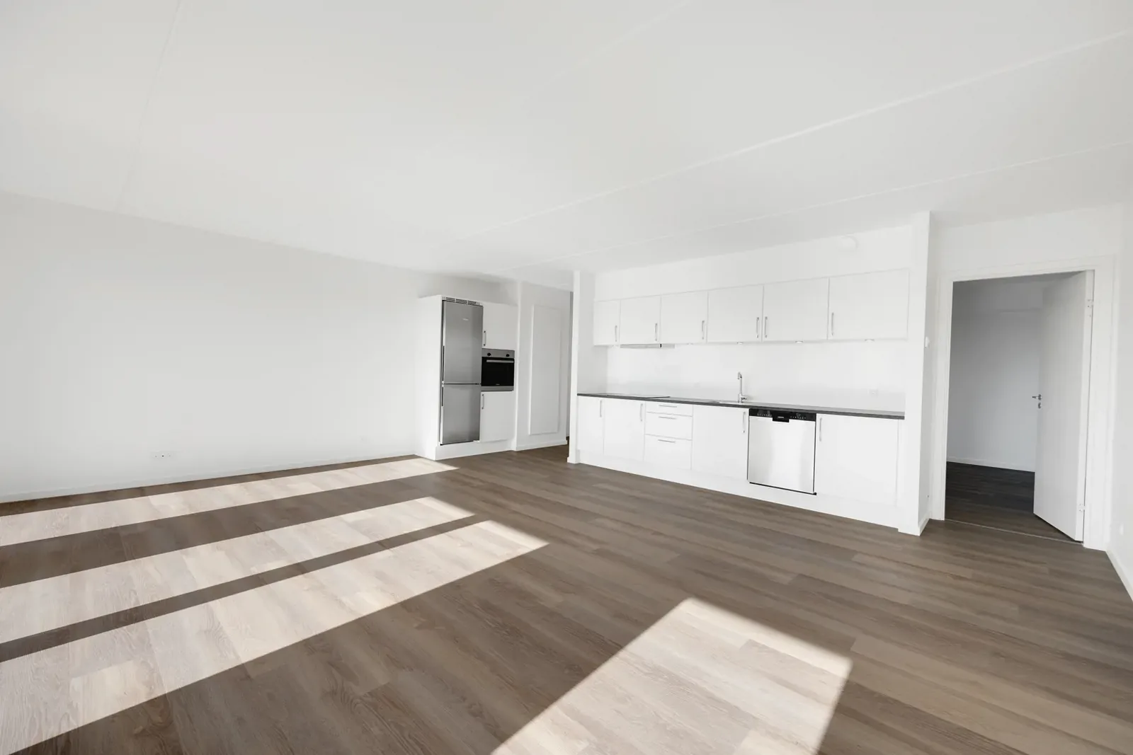4-room apartment with a balcony in 9000 Ålborg image 5