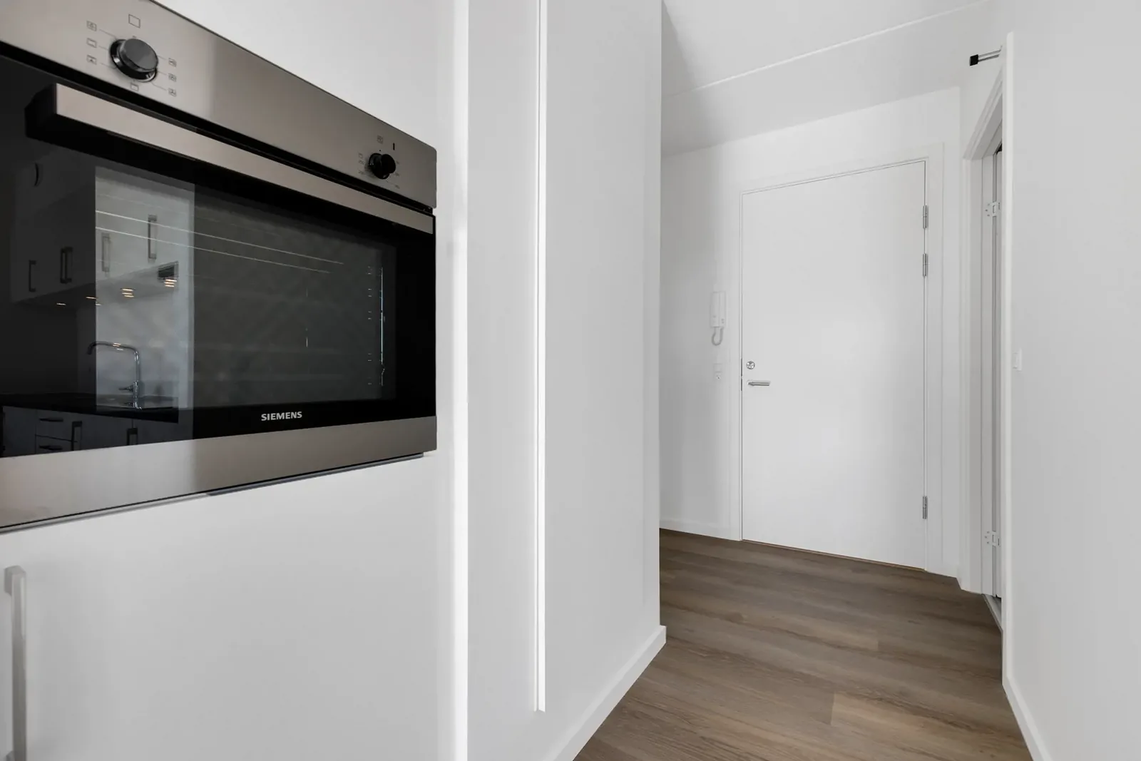 4-room apartment with a balcony in 9000 Ålborg image 4