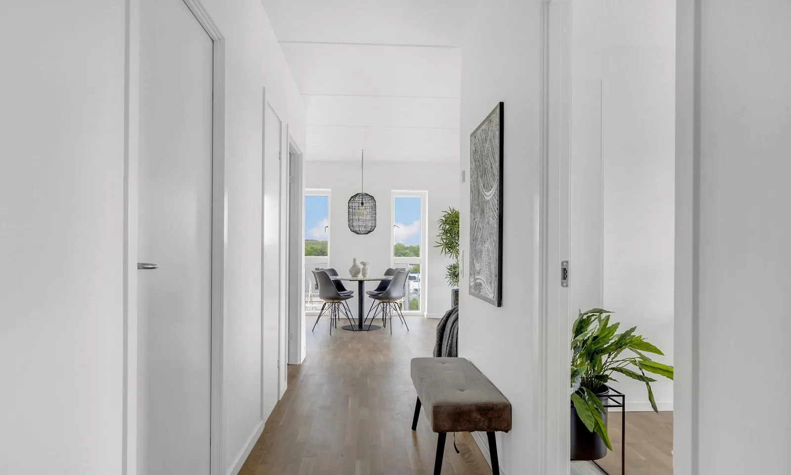 2-room apartment with an elevator in 2640 Hedehusene image 2