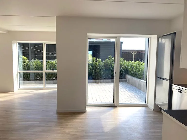 2-room apartment with a balcony in 5000 Odense C image 4
