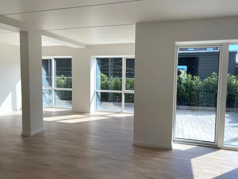 2-room apartment with a balcony in 5000 Odense C image 3