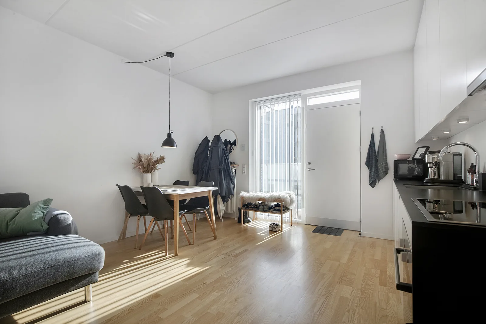 3-room apartment with a balcony in 8000 Århus C image 6