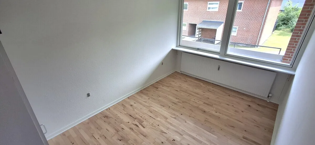 3-room apartment with a balcony in 9900 Frederikshavn image 5