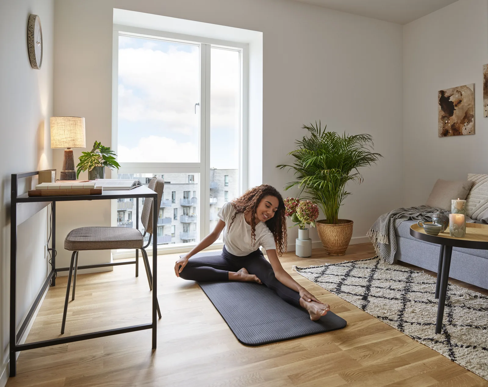 4-room apartment with a balcony in 2500 Valby image 1