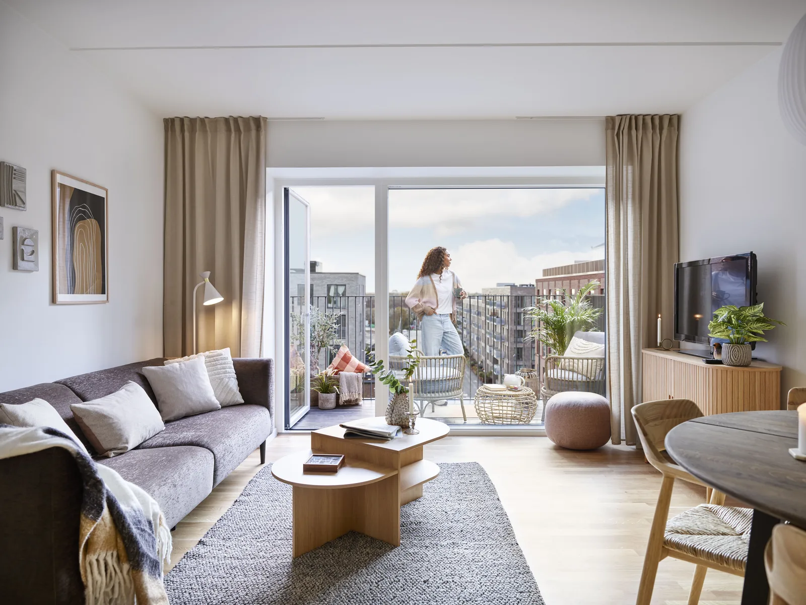 4-room apartment with a balcony in 2500 Valby image 2