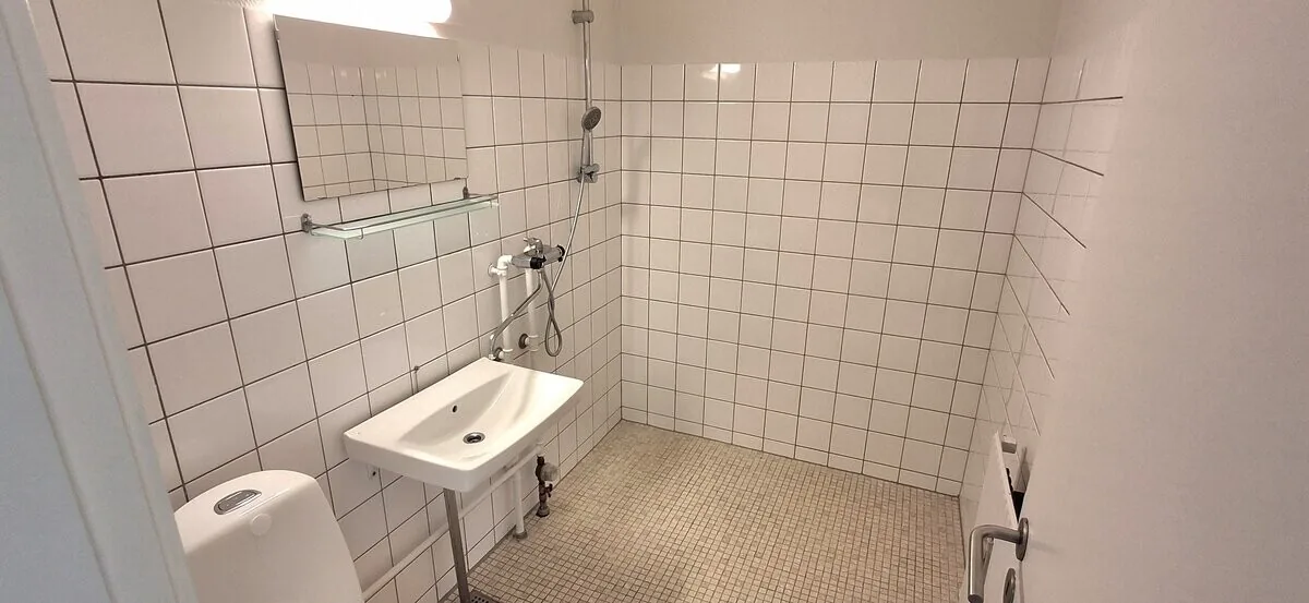 2-room apartment with a balcony in 9900 Frederikshavn image 3