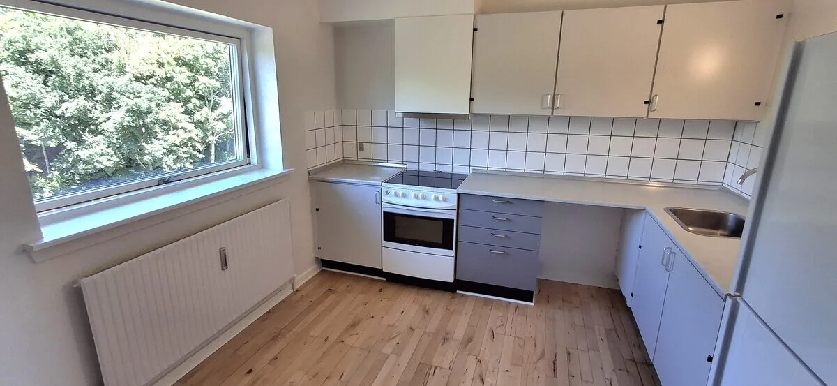 2-room apartment with a balcony in 9900 Frederikshavn image 1
