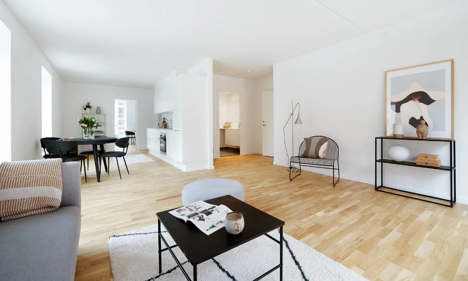3-room apartment with a balcony in 2730 Herlev image 2