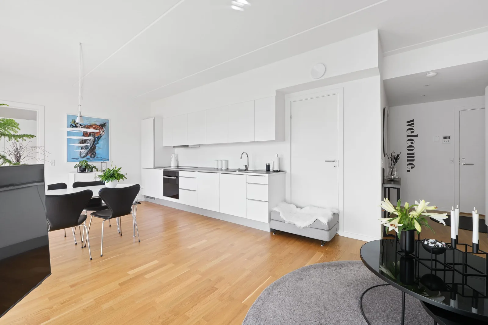 4-room apartment with a balcony in 2605 Brøndby image 1