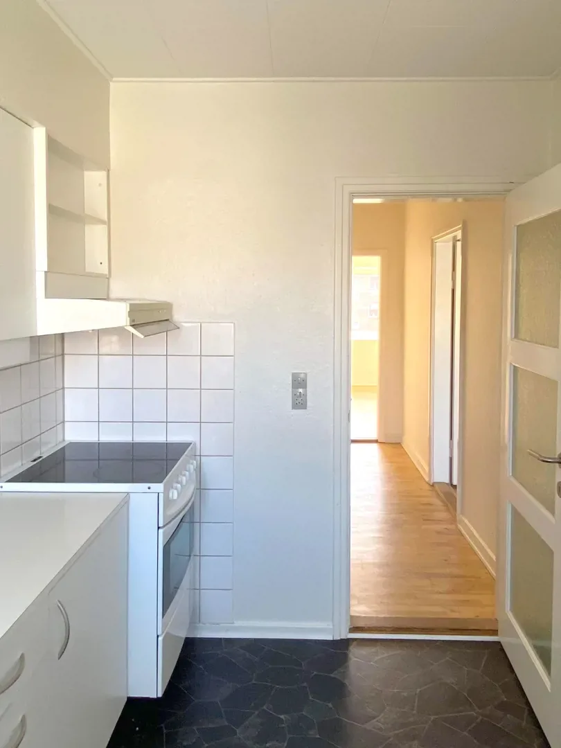 2-room apartment with a balcony in 9000 Ålborg image 3