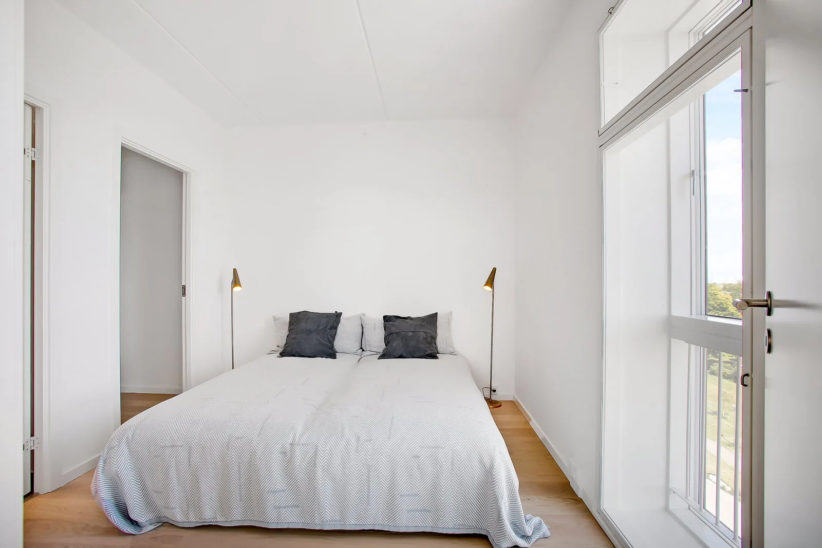2-room apartment with an elevator in 2300 København S image 2