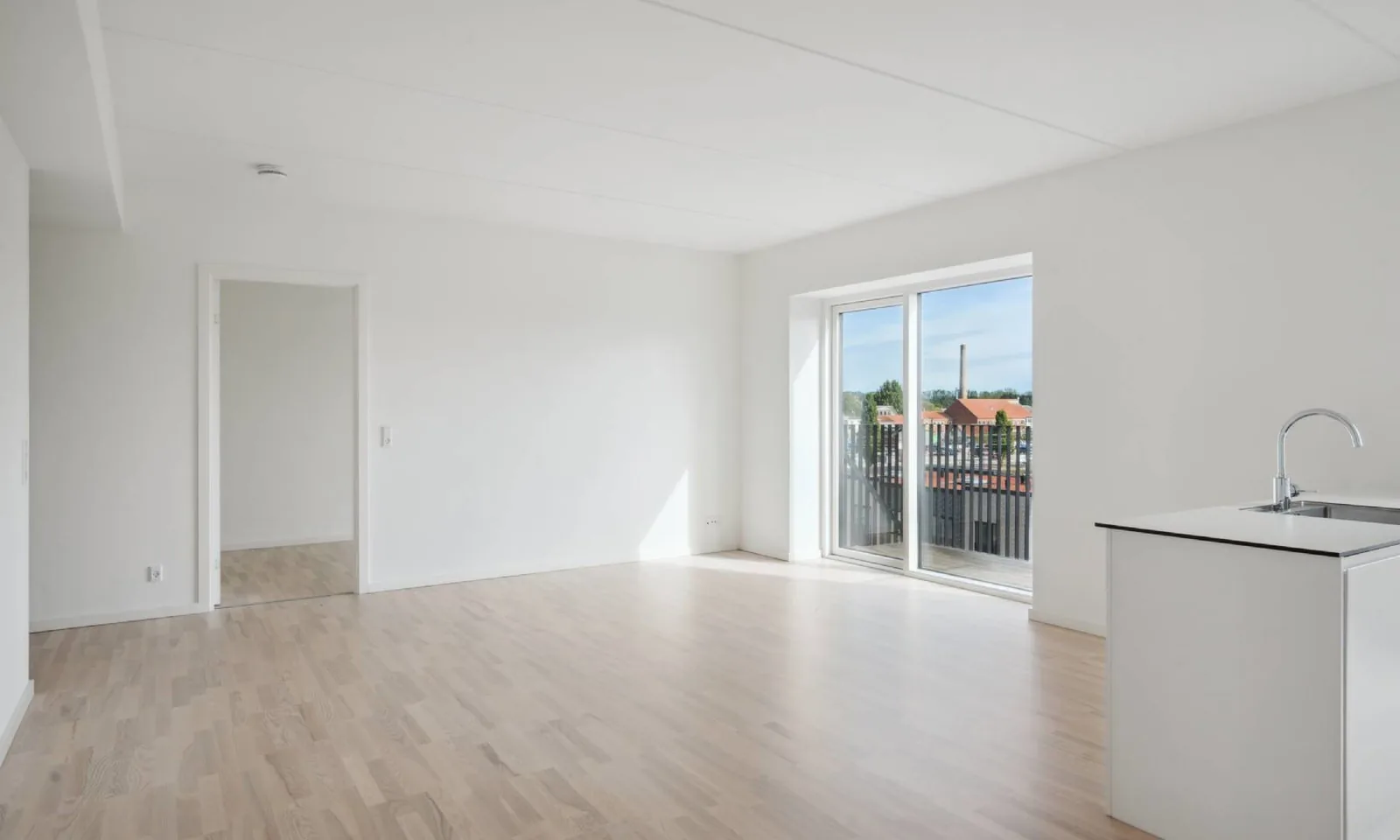 3-room apartment with a balcony in 2640 Hedehusene image 3