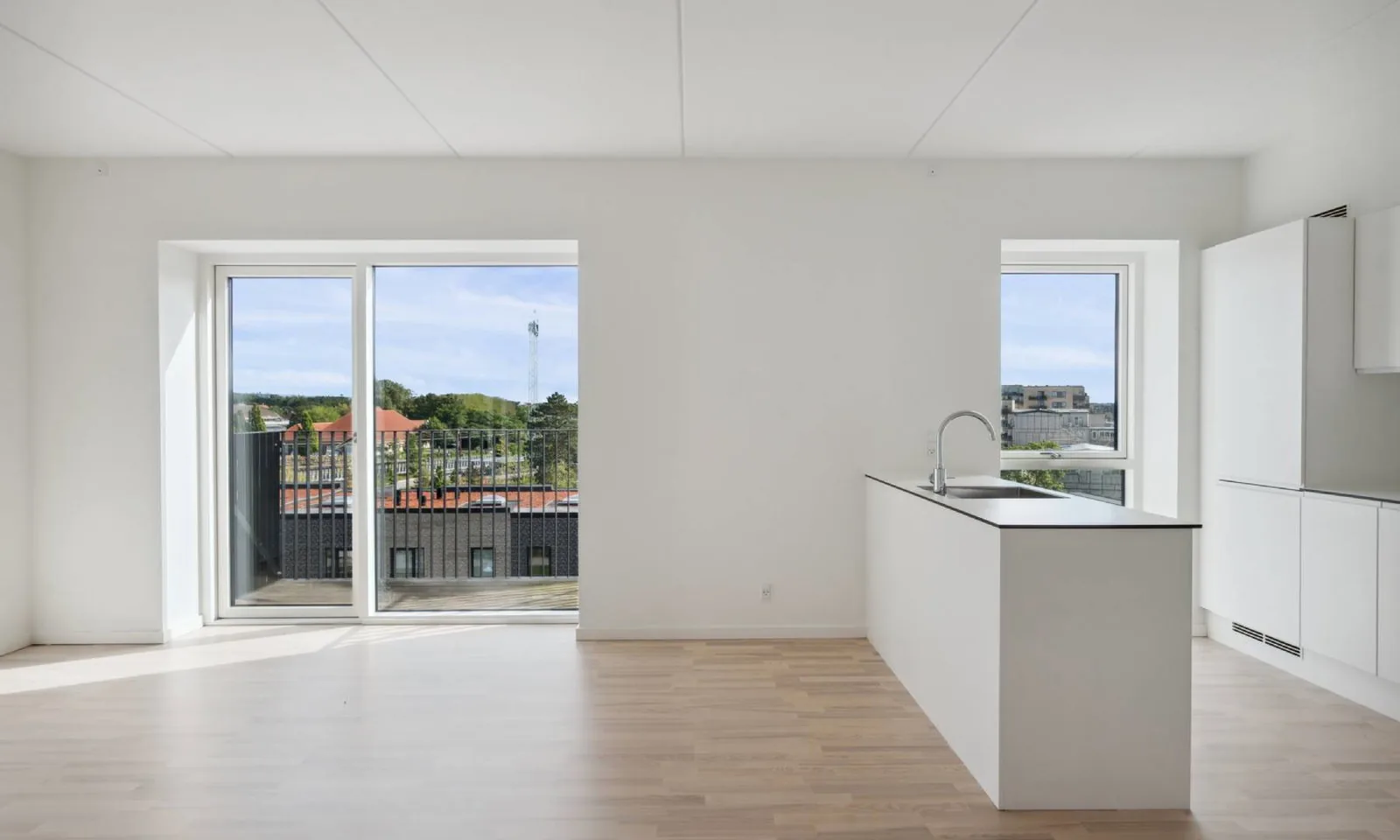 3-room apartment with a balcony in 2640 Hedehusene image 5