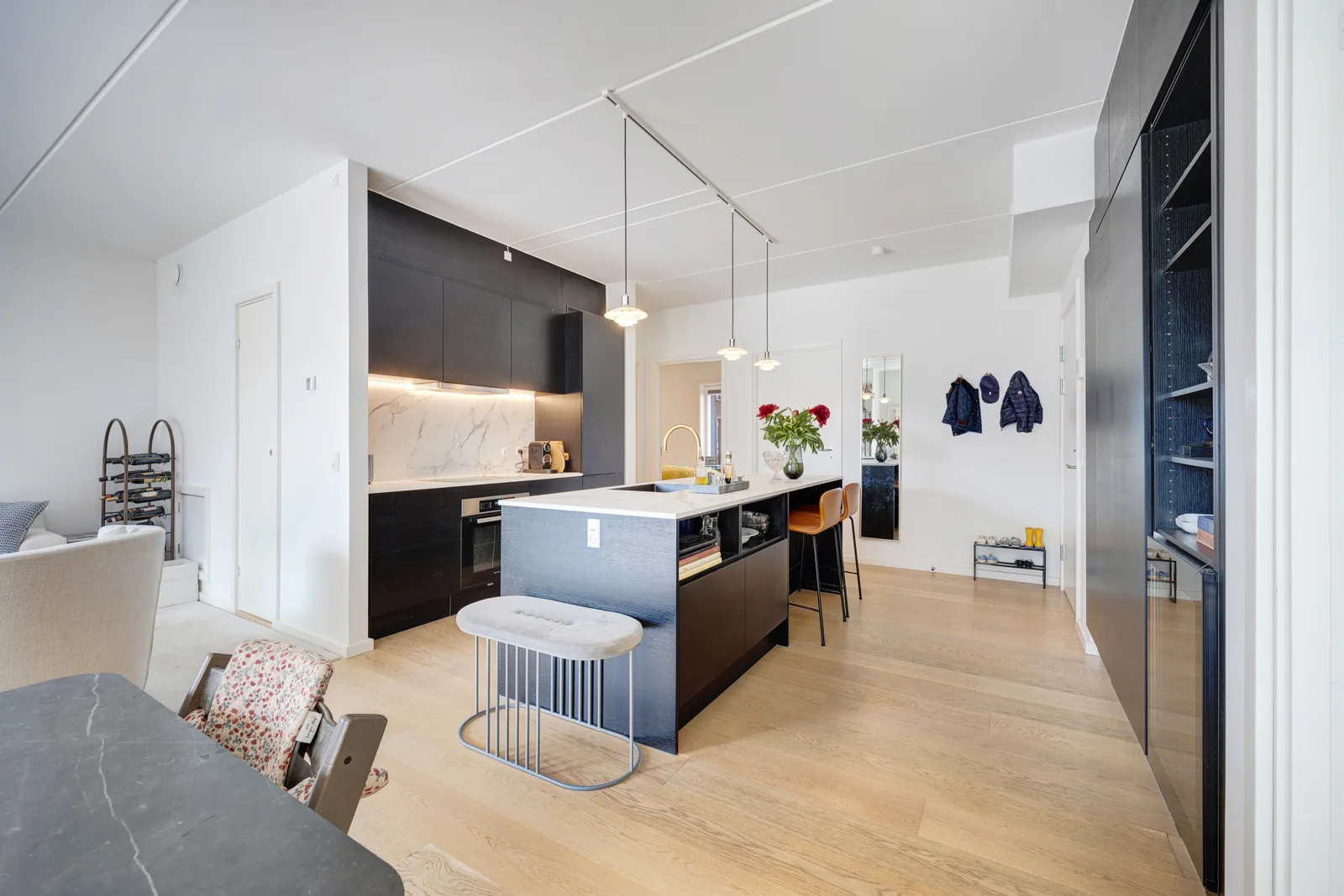 4-room apartment with a balcony in 2150 Nordhavn image 2