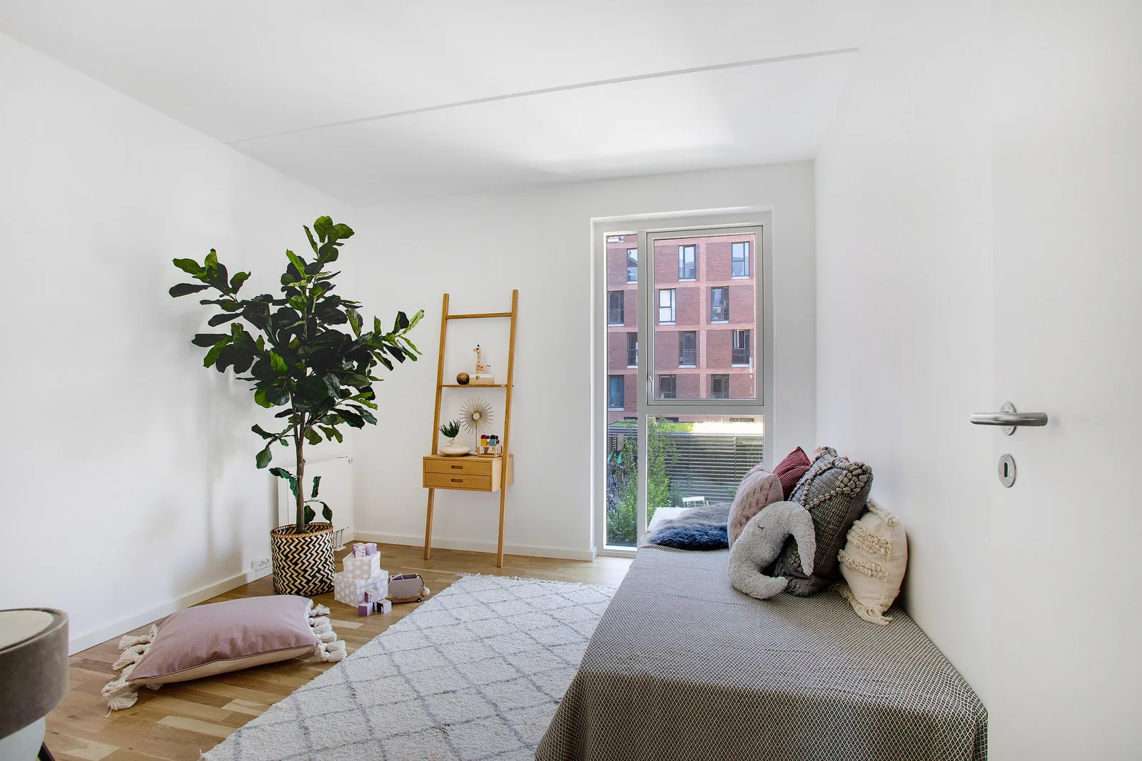 4-room apartment with an elevator in 2450 København Sv image 4