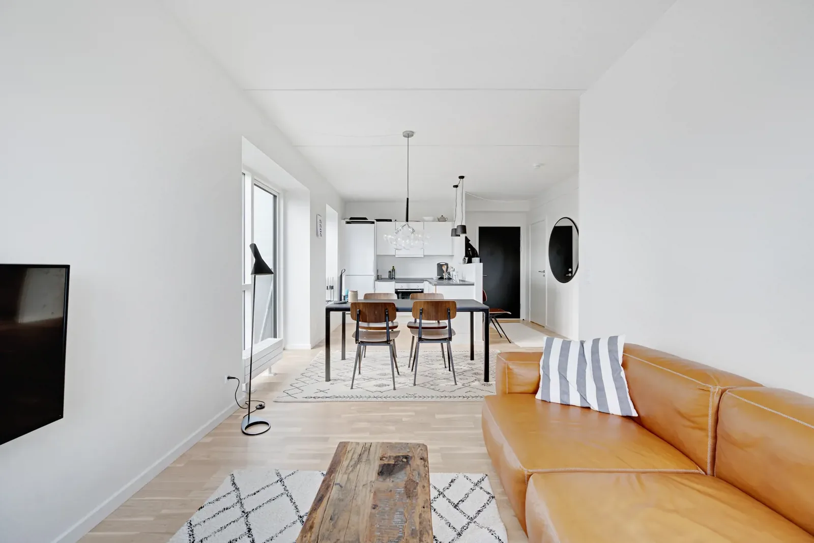 2-room apartment with a balcony in 9000 Ålborg image 5
