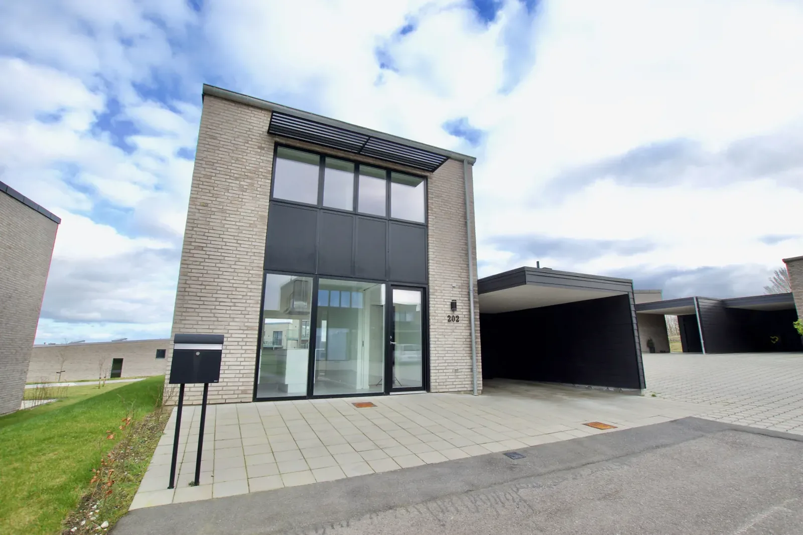 4-room townhouse with a balcony in 9220 Ålborg Øst image 2