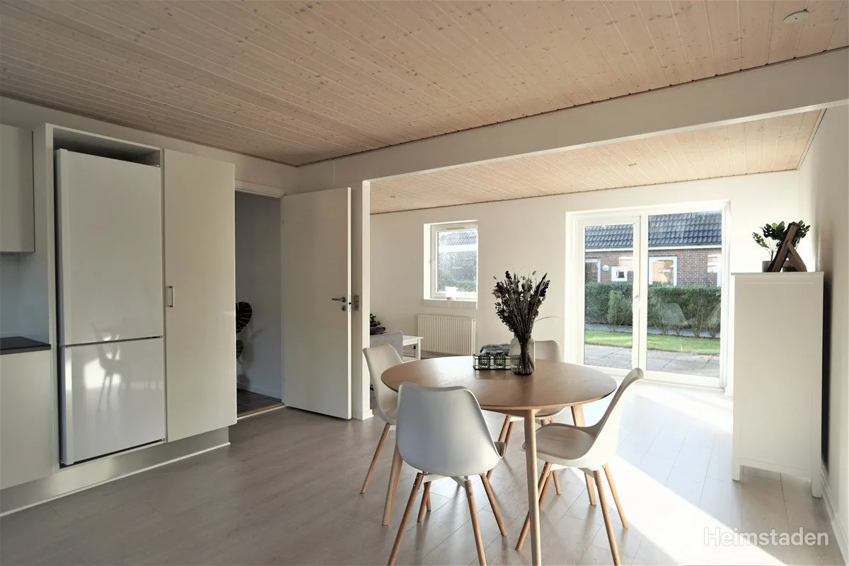 5-room townhouse in 8462 Harlev J image 3