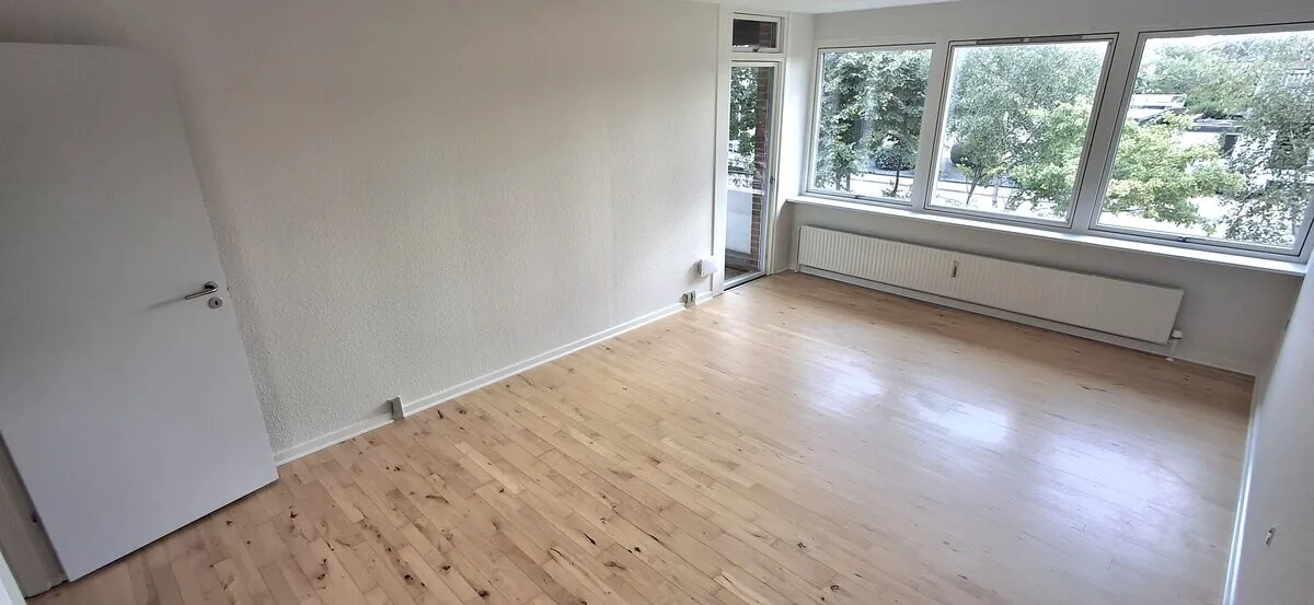 3-room apartment with a balcony in 9900 Frederikshavn image 2