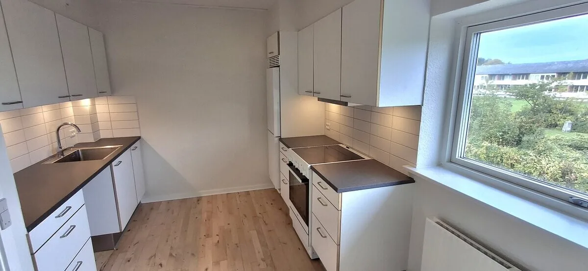 3-room apartment with a balcony in 9900 Frederikshavn image 1