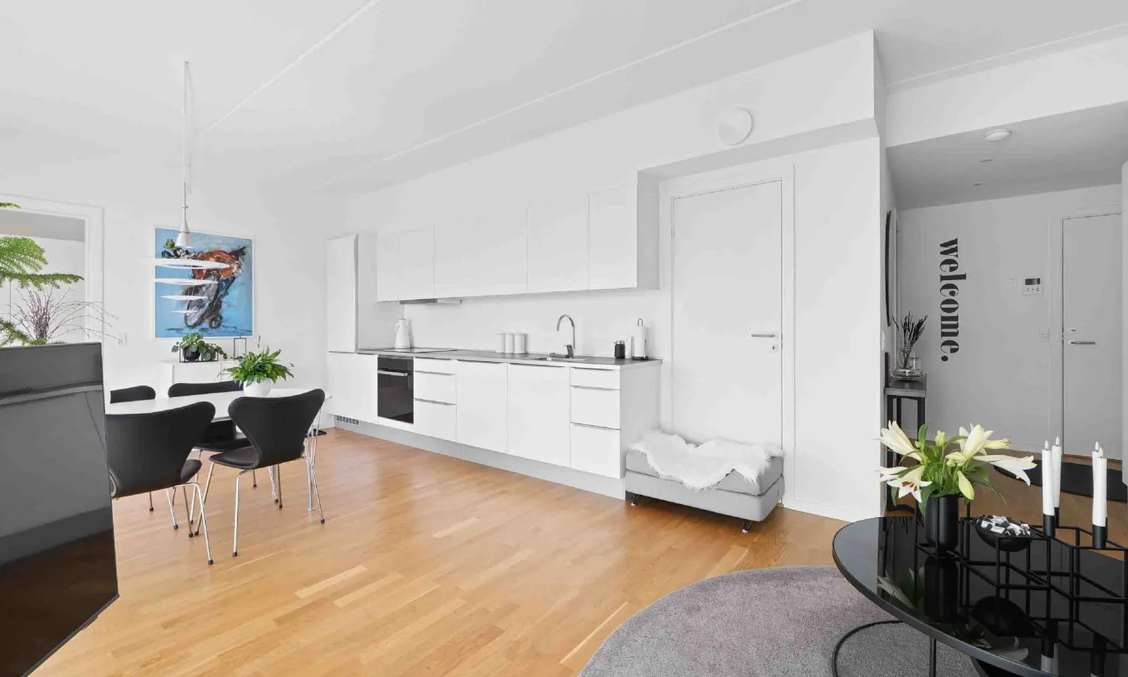 3-room apartment with a balcony in 2605 Brøndby image 1