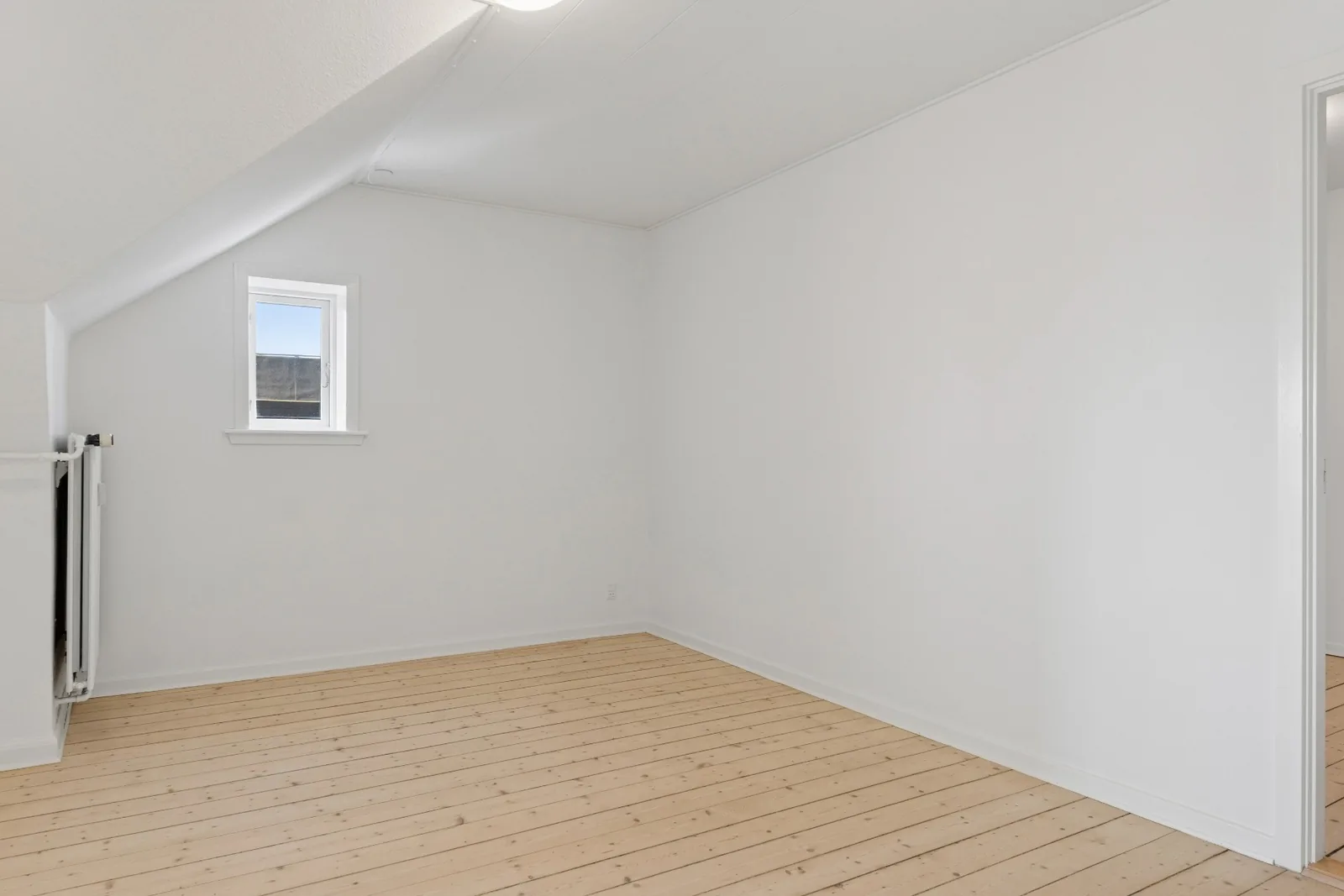5-room apartment with an elevator in 6700 Esbjerg image 3