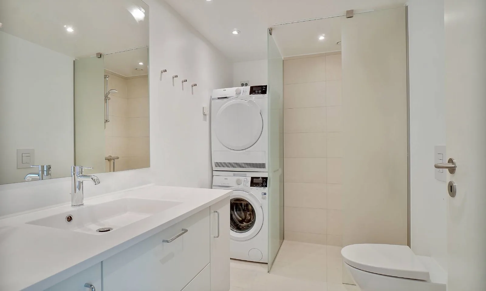 4-room apartment with a balcony in 2860 Søborg image 5