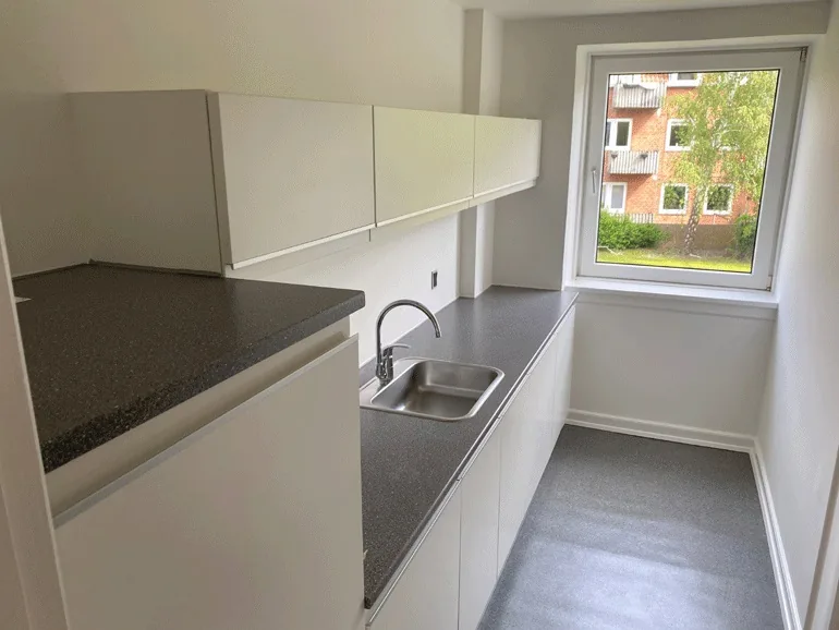 2-room apartment with a balcony in 5000 Odense C image 2